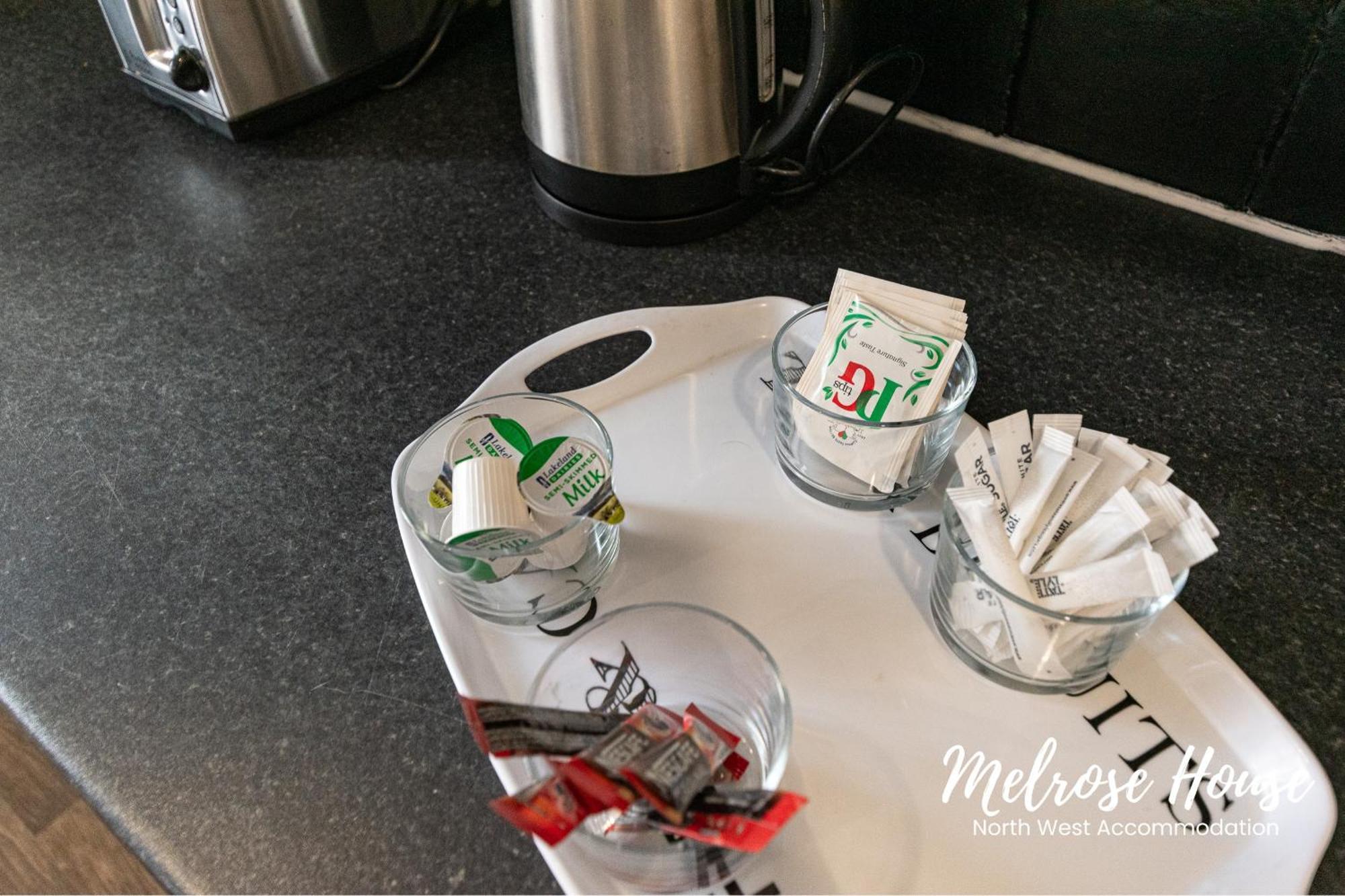 Manchester Work Stays 2Br Home With Parking & Wifi Экстерьер фото