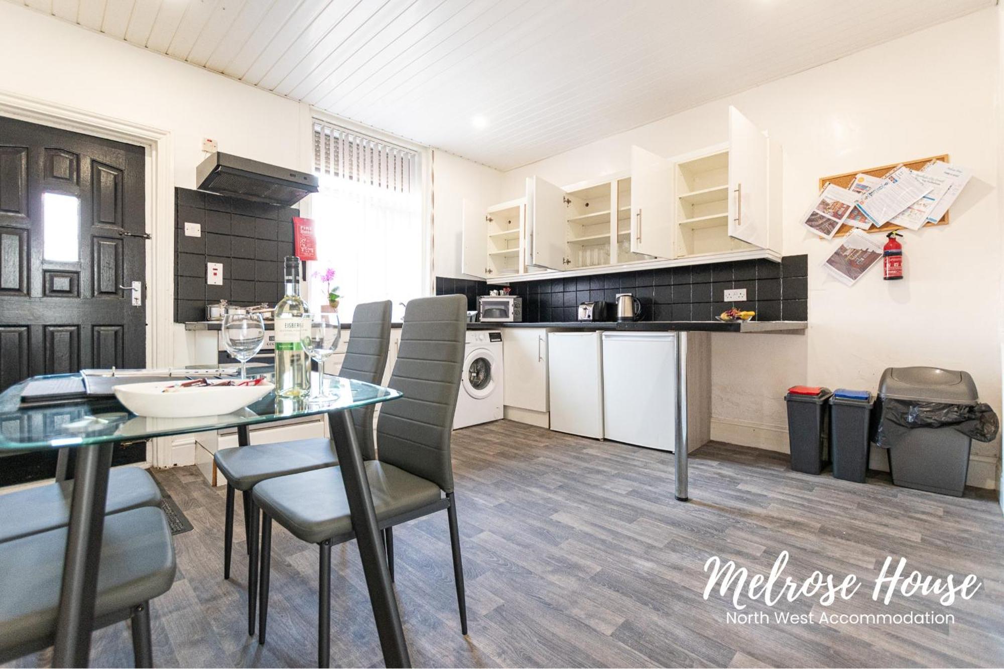 Manchester Work Stays 2Br Home With Parking & Wifi Экстерьер фото
