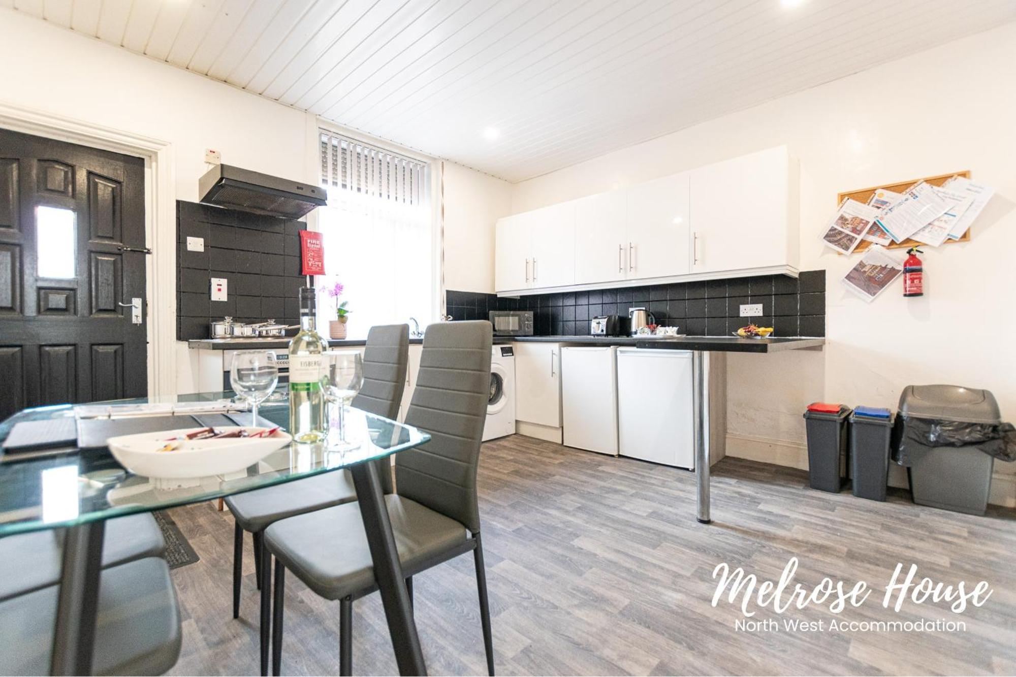 Manchester Work Stays 2Br Home With Parking & Wifi Экстерьер фото