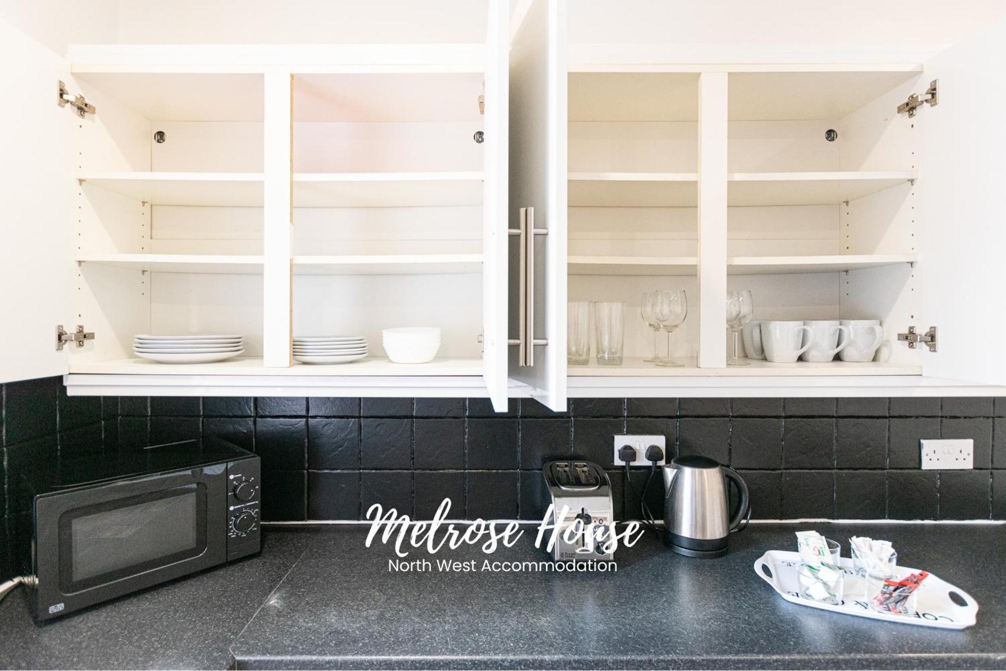 Manchester Work Stays 2Br Home With Parking & Wifi Экстерьер фото