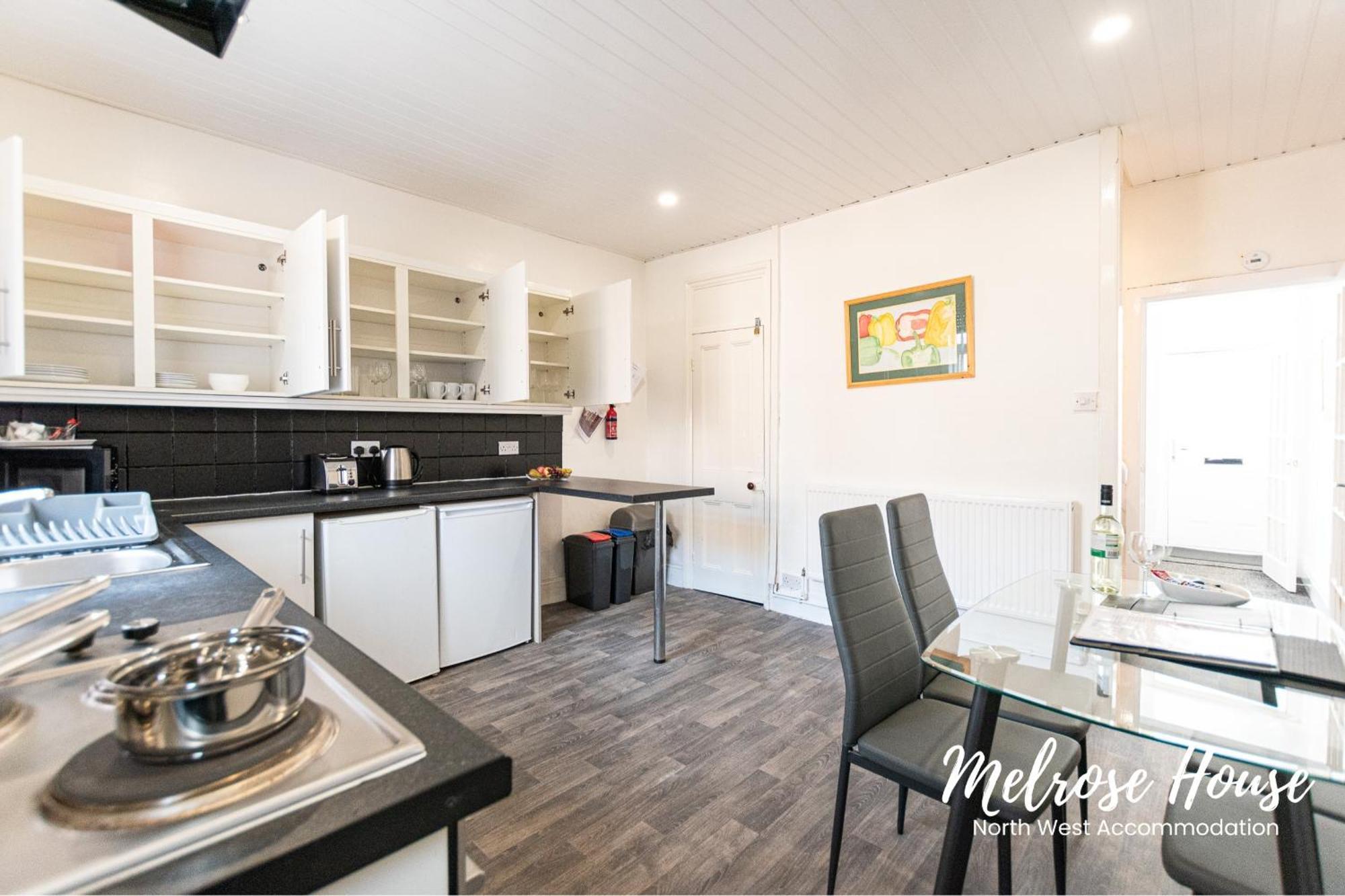 Manchester Work Stays 2Br Home With Parking & Wifi Экстерьер фото