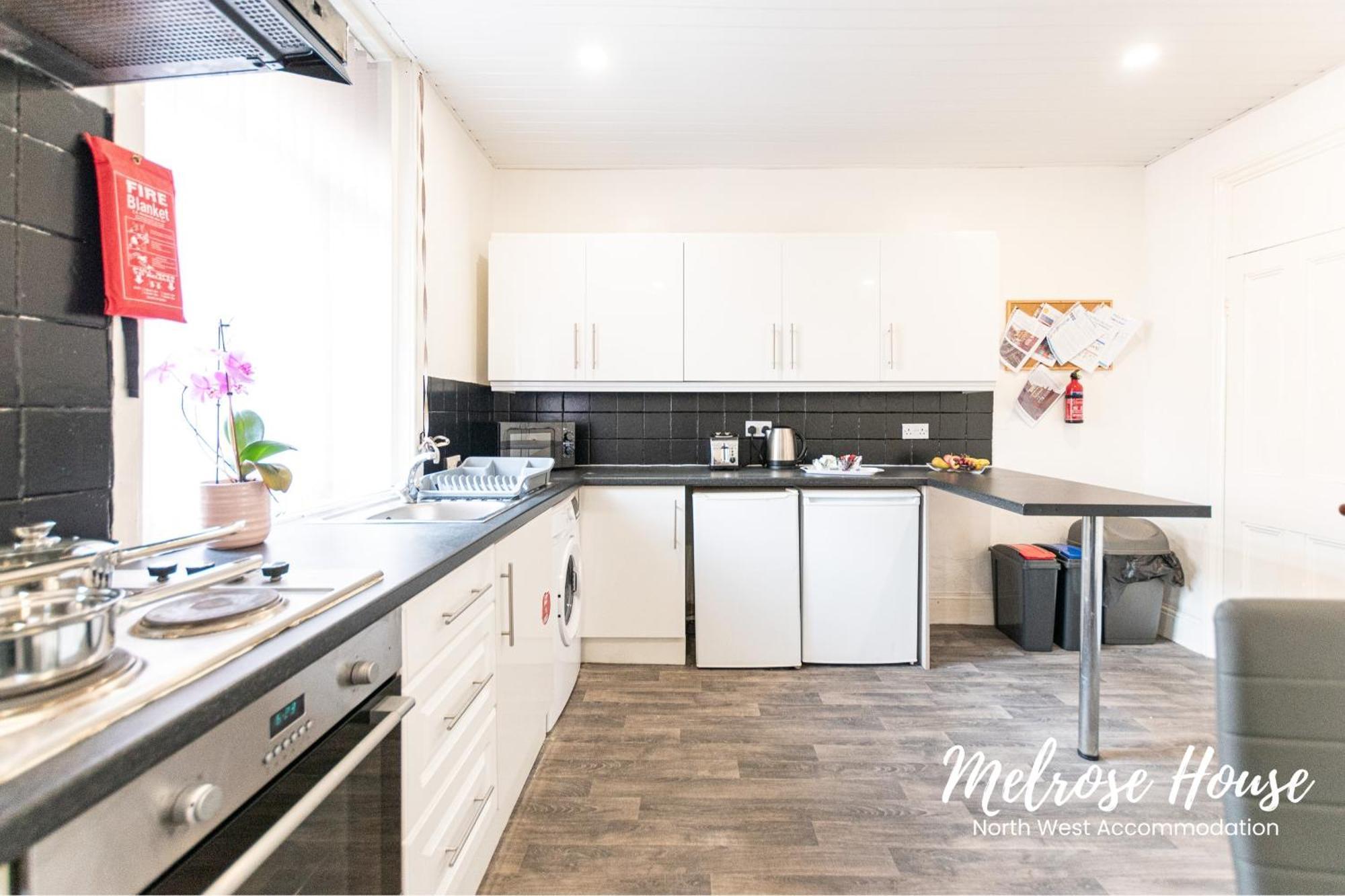 Manchester Work Stays 2Br Home With Parking & Wifi Экстерьер фото