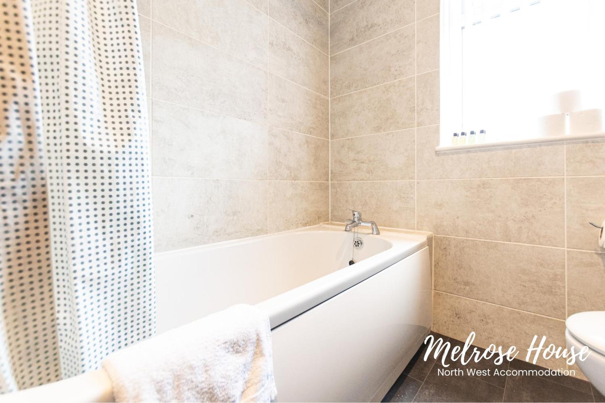Manchester Work Stays 2Br Home With Parking & Wifi Экстерьер фото